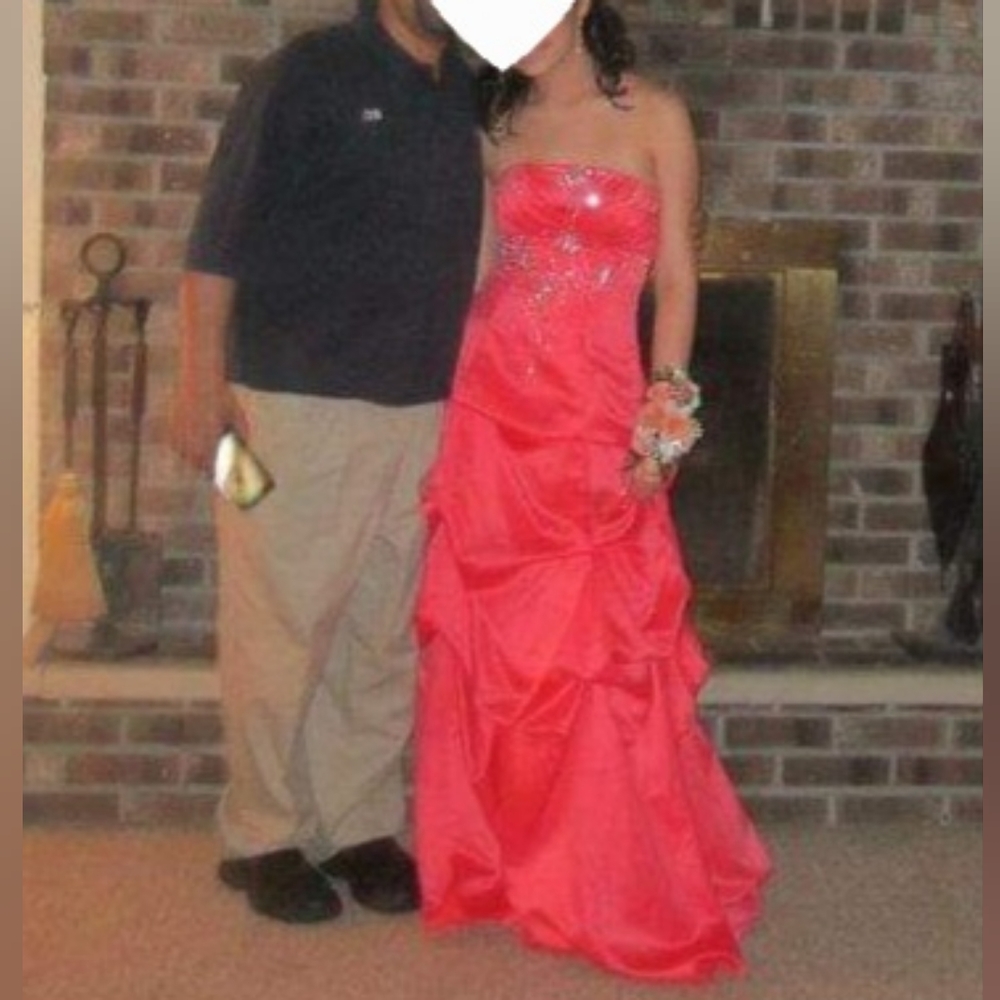 Beautiful coral "prom" dress